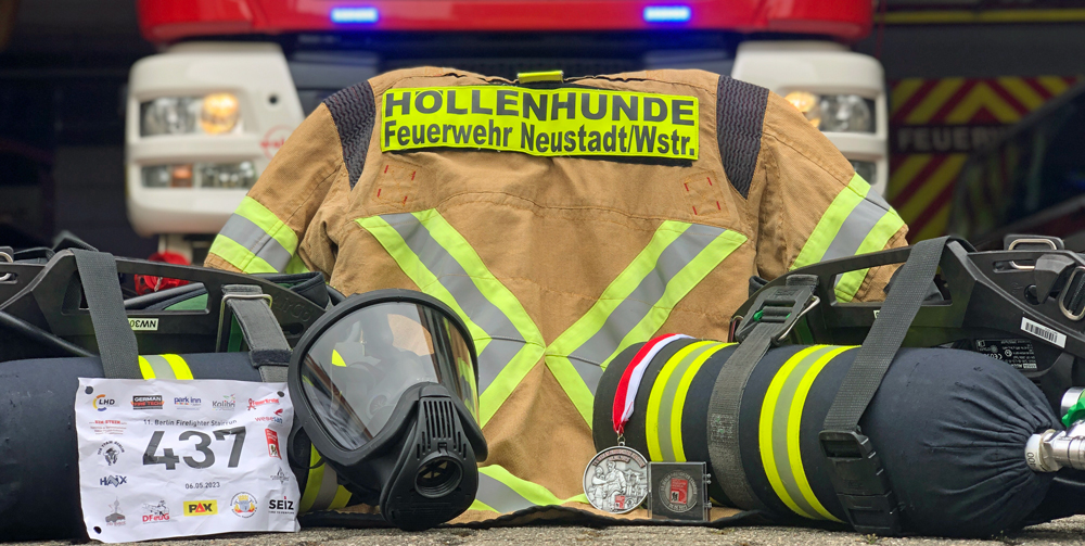 Die Höllenhunde der Feuerwehr Neustadt beim 11. Berliner Firefighter Stairrun
