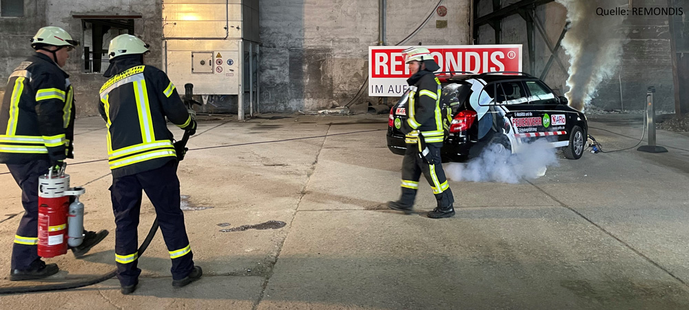 Feuerwehr Neustadt macht sich Fit für Einsätze mit Elektrofahrzeugen